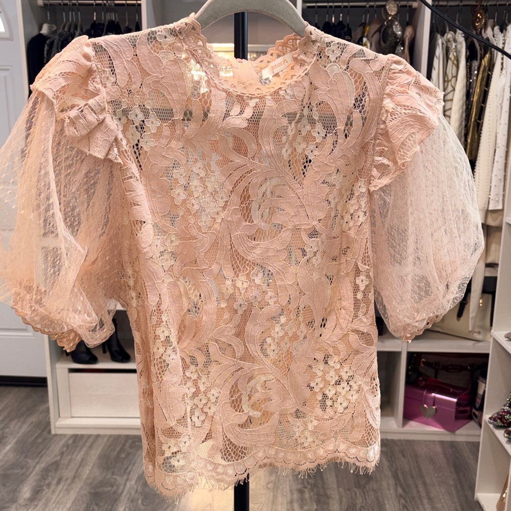 Elegant Lace Blouse in Soft Pink